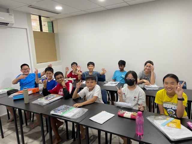 U&I Learning Lesson Happy Class Photo