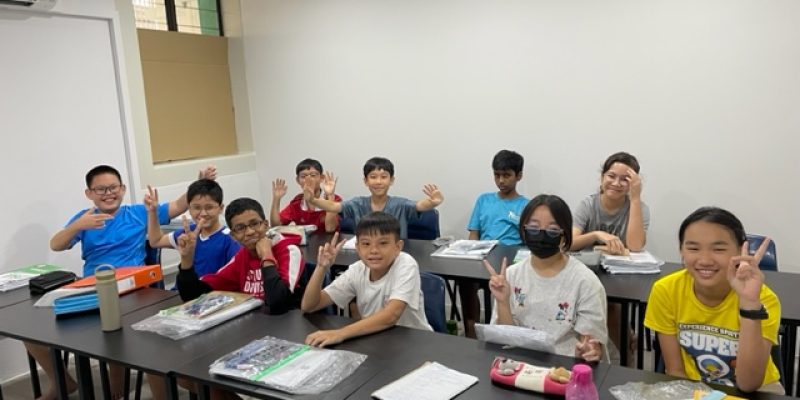 U&I Learning Lesson Happy Class Photo